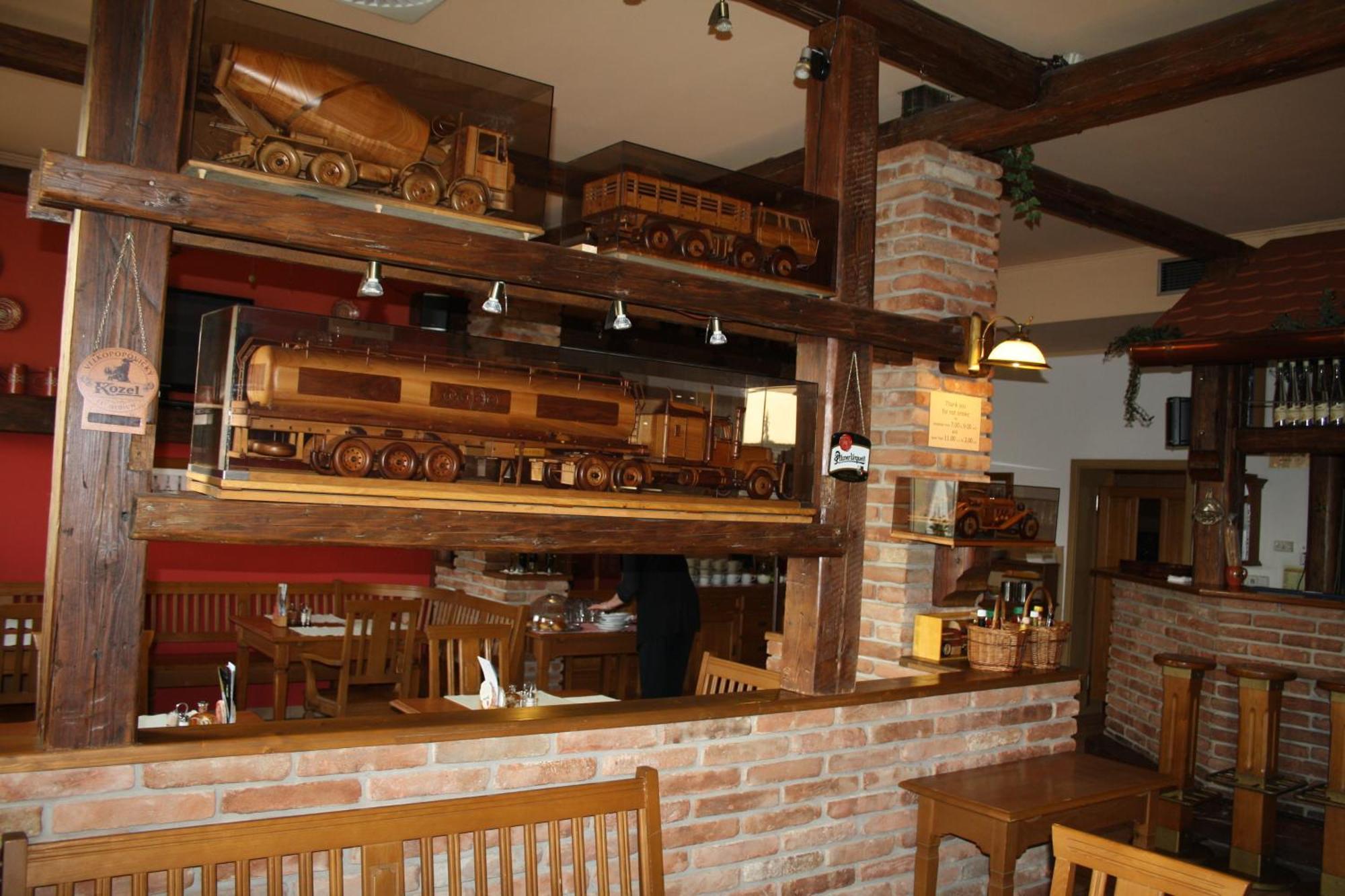 Hotel Boucek Mochov 외부 사진